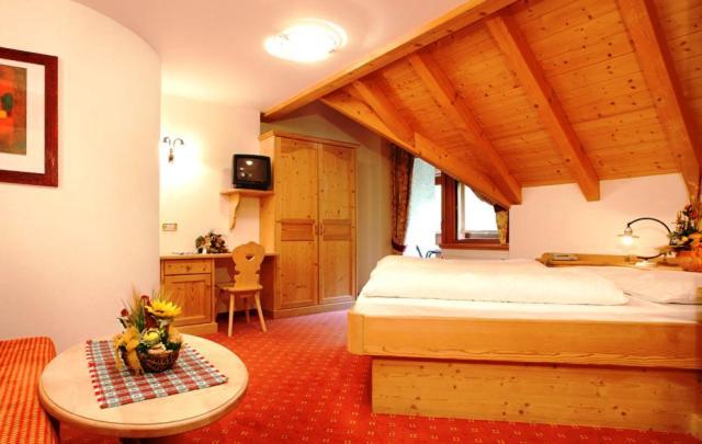 Hotel Corona Krone Selva di Val Gardena Exterior photo