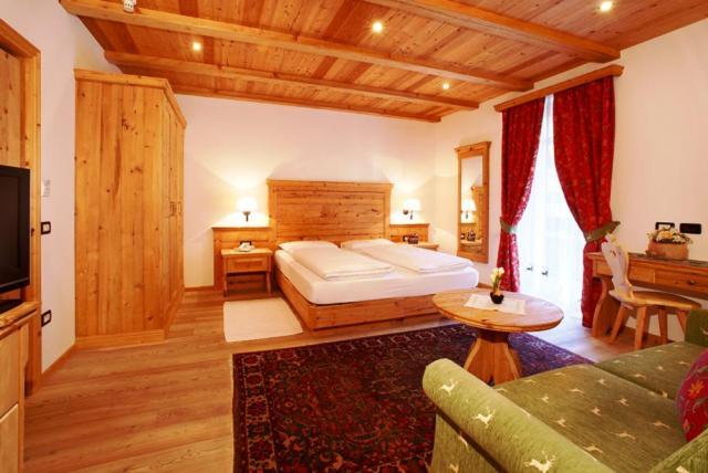 Hotel Corona Krone Selva di Val Gardena Exterior photo
